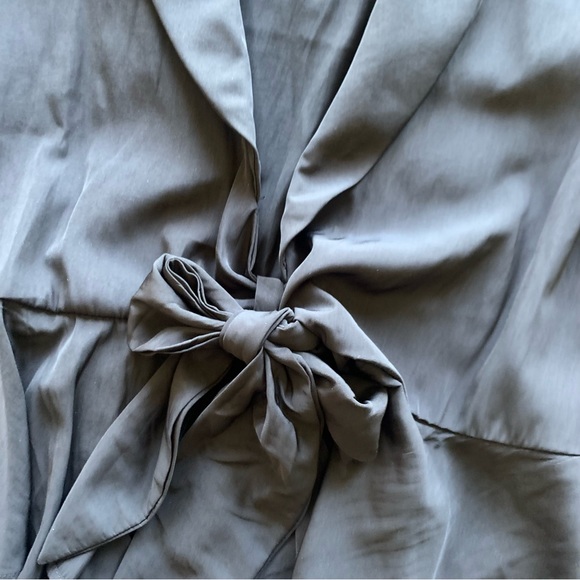 Cute black tie front long sleeve top - Picture 2 of 6